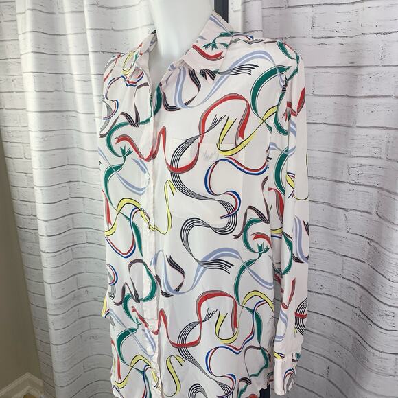 Equipment Femme Silk Ribbon Print Blouse Size Medium Top Button Up Hi Low - Picture 5 of 6